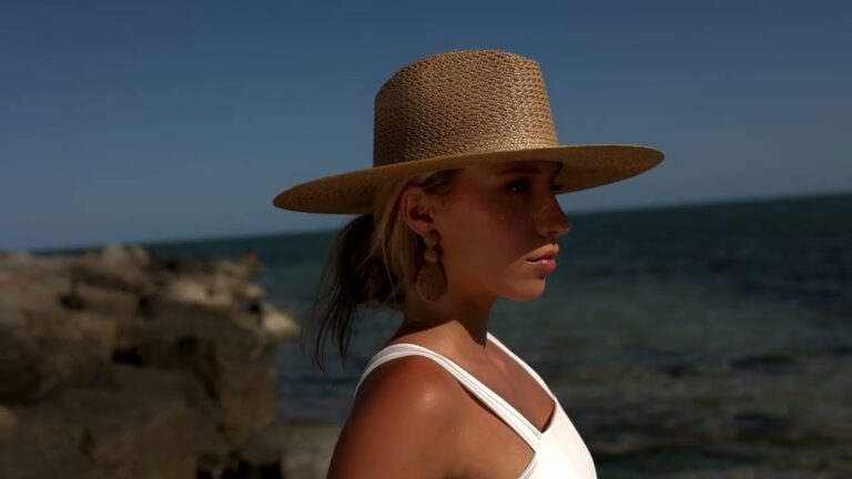Sombrero de paja: el complemento ideal para disfrutar la playa